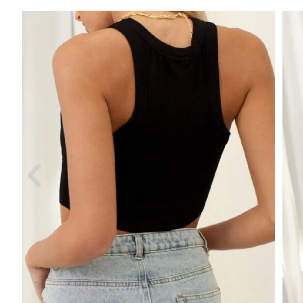 Elevated Black Ribbed Top - Picture 4 of 5